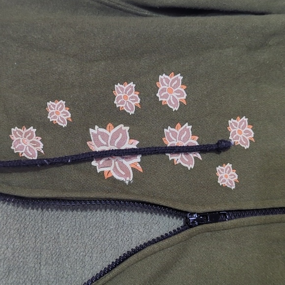 🌿 Satori Movement Green Hoodie - Earthy & Eco-Friendly! 🌿 - Picture 2 of 5